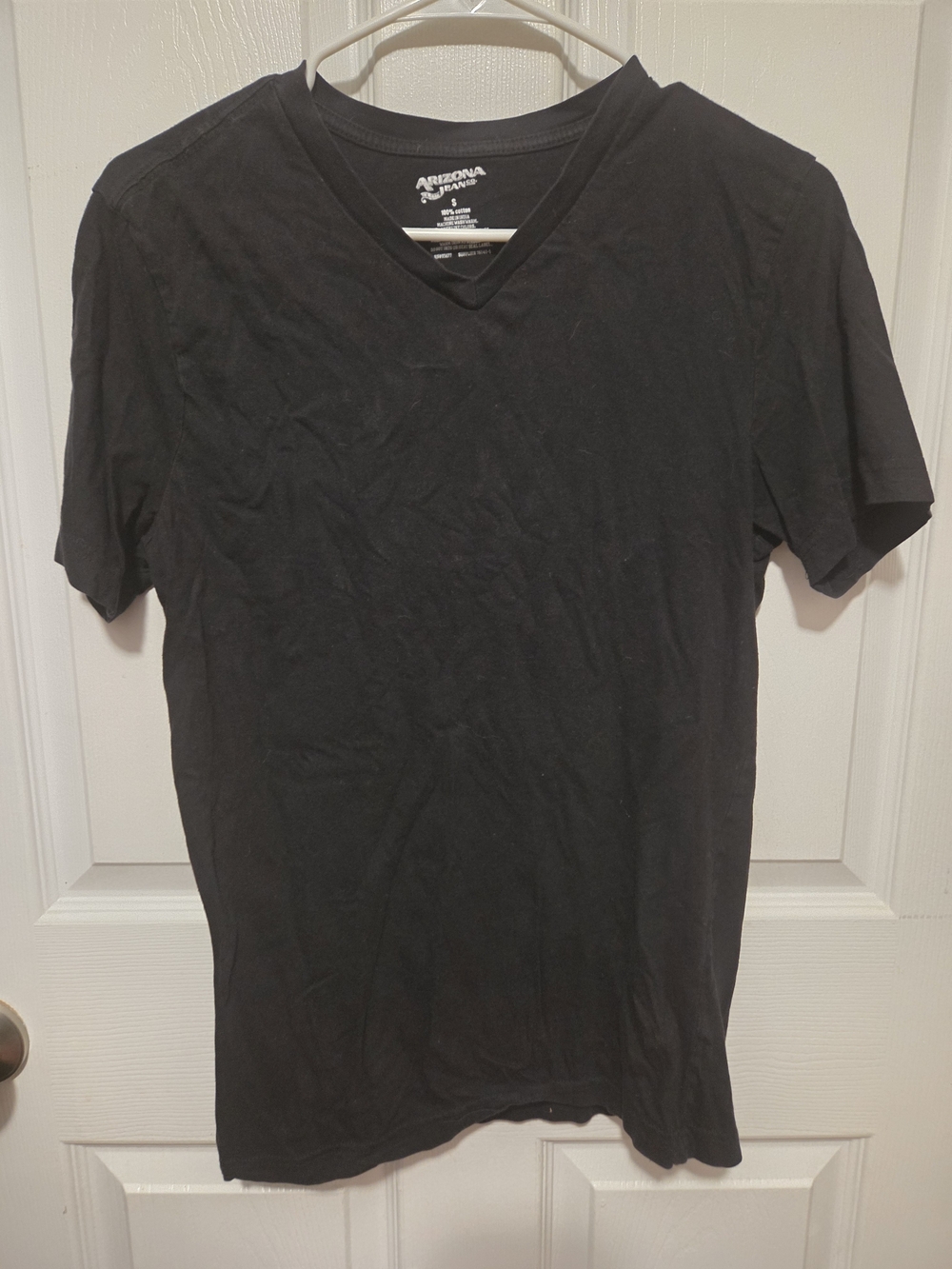 Arizona Jean Company Men’s Black V-Neck Tee